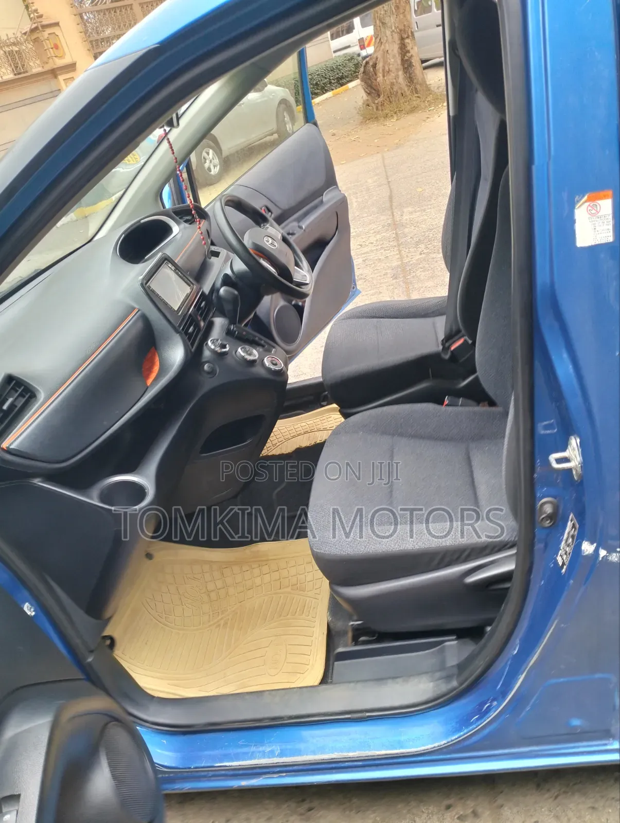 Toyota Sienta 2015 Blue