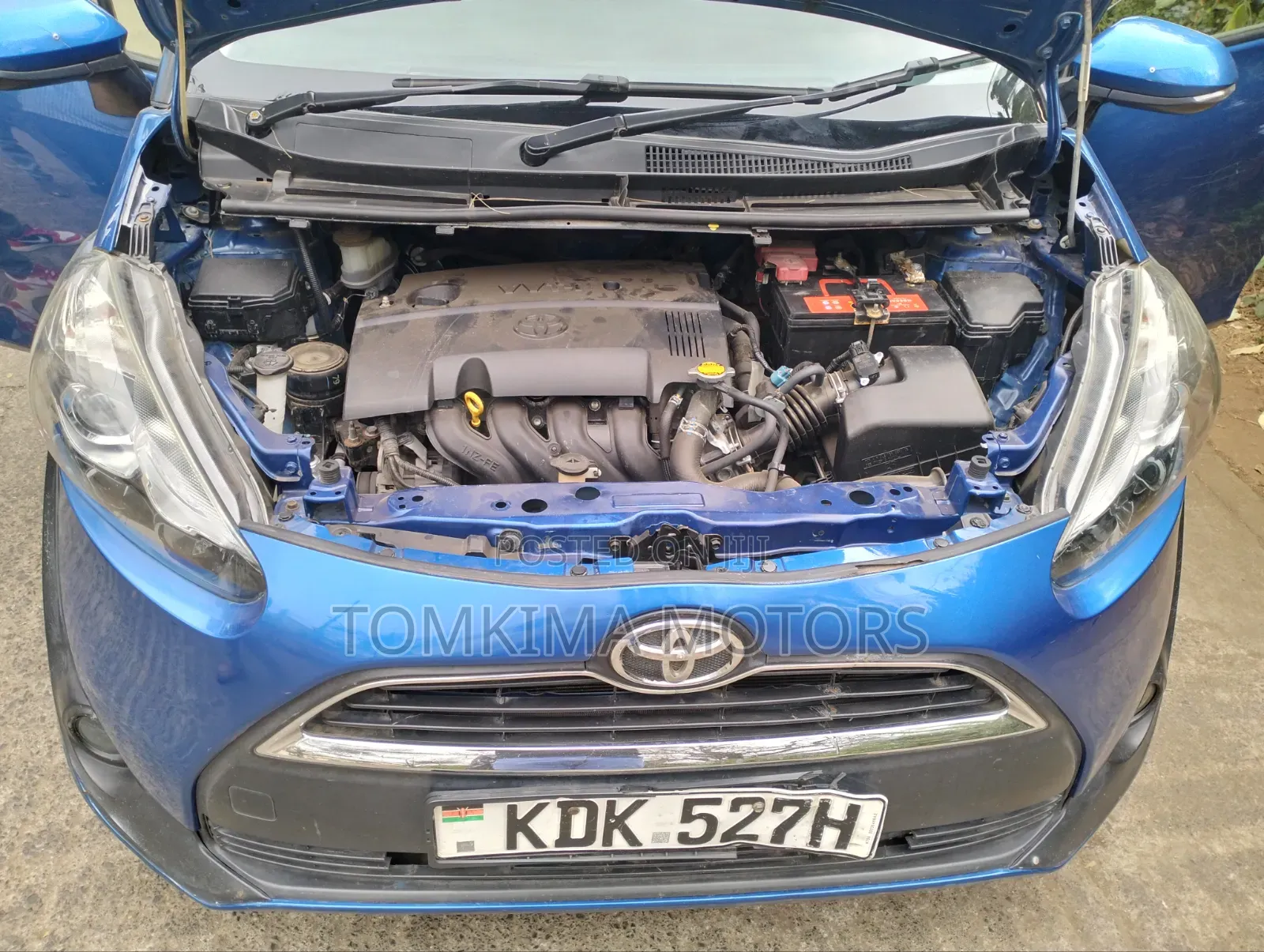 Toyota Sienta 2015 Blue