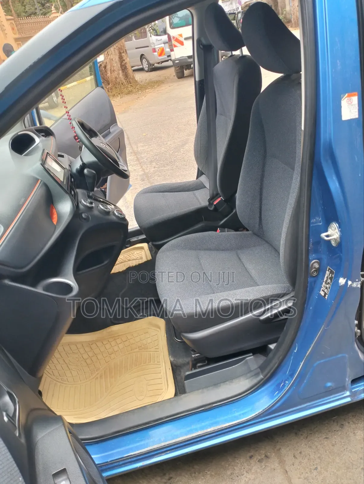Toyota Sienta 2015 Blue