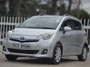 Toyota Ractis 1.5 FWD 2013 Silver