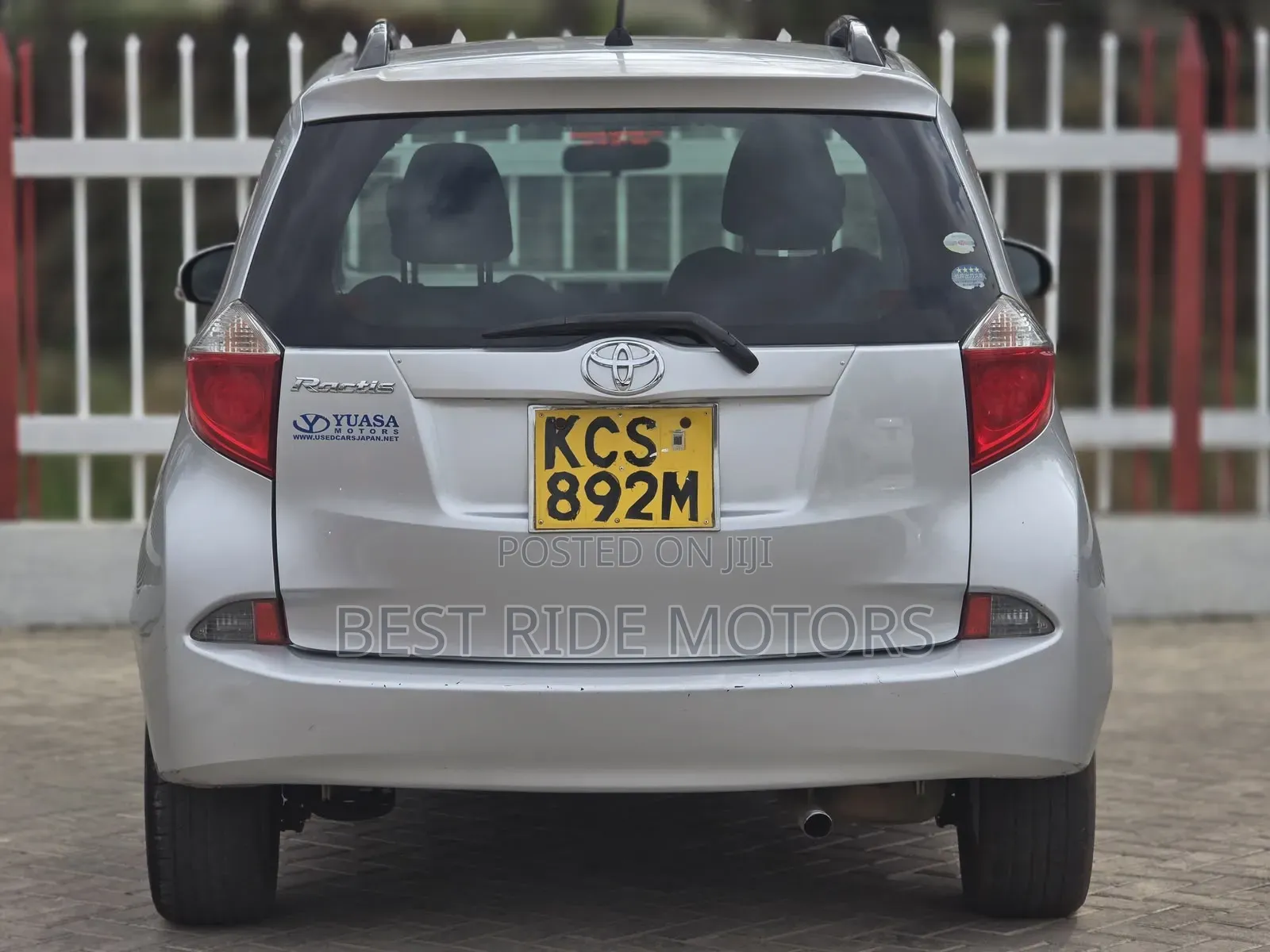 Toyota Ractis 1.5 FWD 2013 Silver