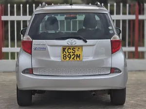Toyota Ractis 1.5 FWD 2013 Silver