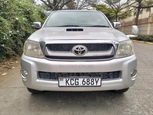 Toyota Hilux 2010 Silver