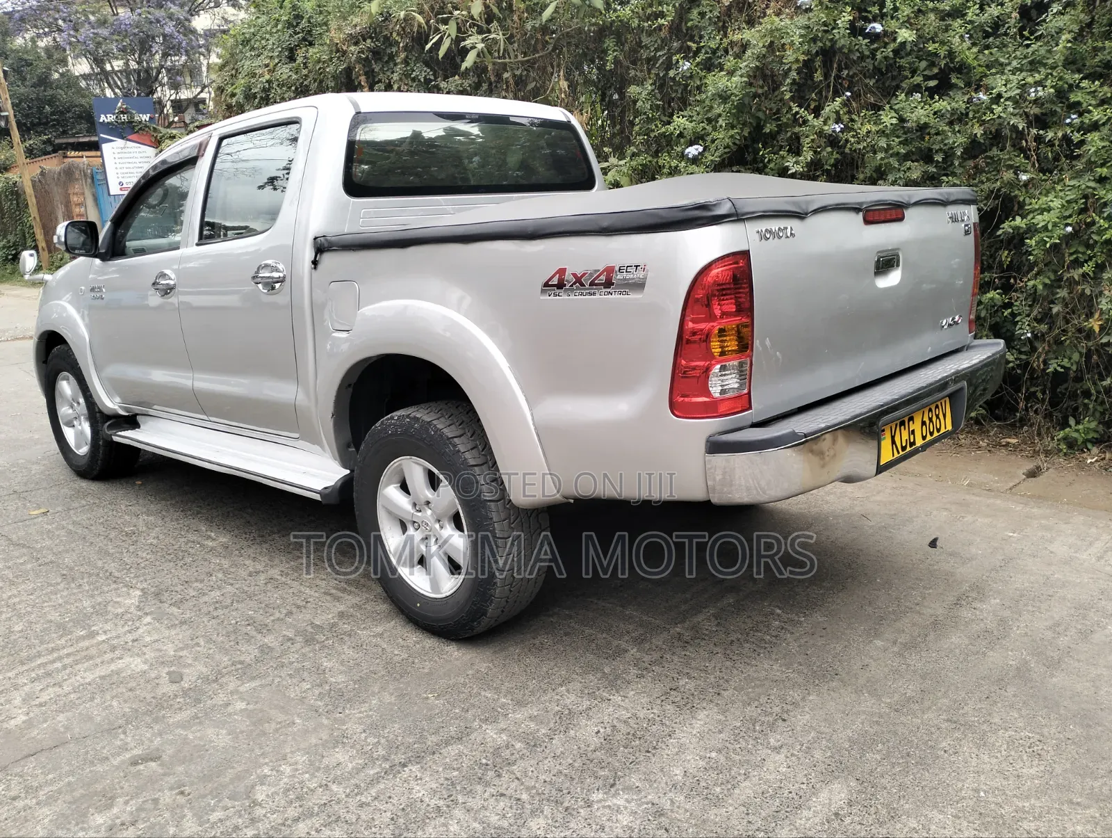 Toyota Hilux 2010 Silver