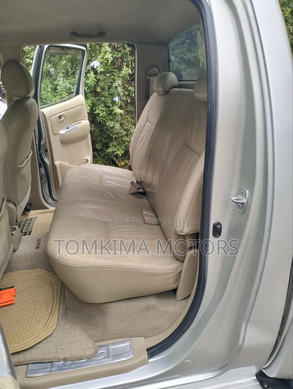 Toyota Hilux 2010 Silver