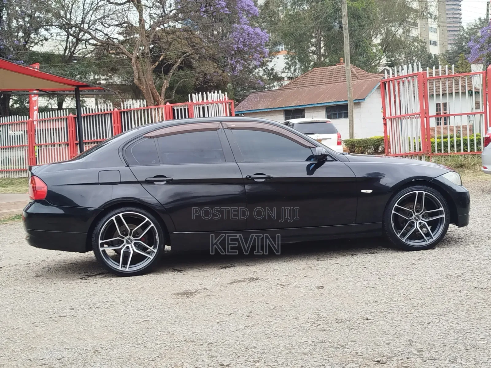 BMW 320i Sedan RWD 2009 Black