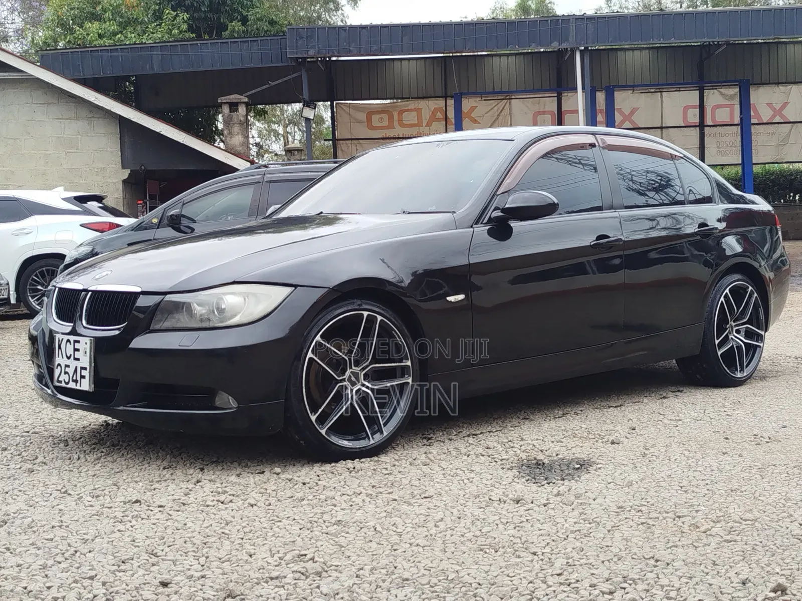 BMW 320i Sedan RWD 2009 Black
