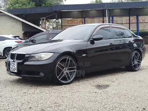BMW 320i Sedan RWD 2009 Black