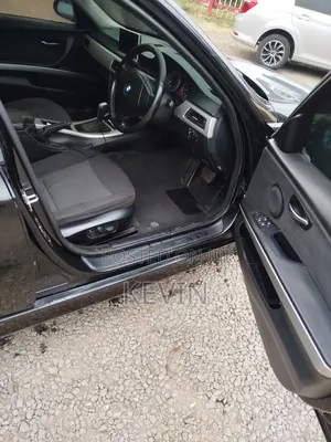 BMW 320i Sedan RWD 2009 Black