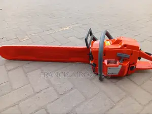 Husqvarna Power Saw Brand New/Powersaw 272xp