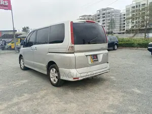 Nissan Serena 2010 Silver