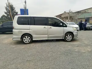 Nissan Serena 2010 Silver