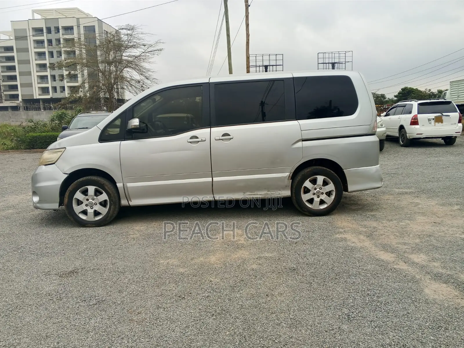 Nissan Serena 2010 Silver