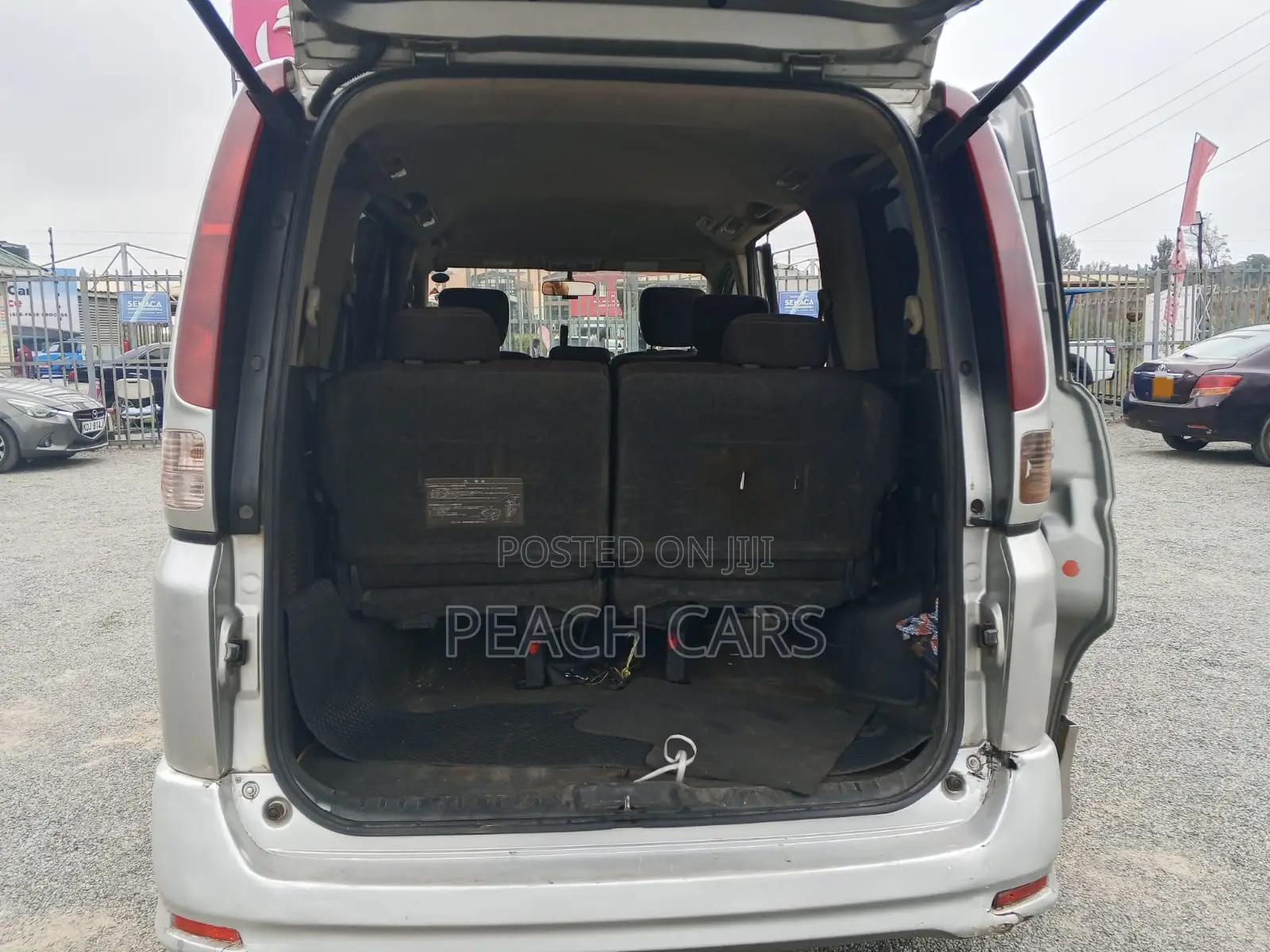 Nissan Serena 2010 Silver