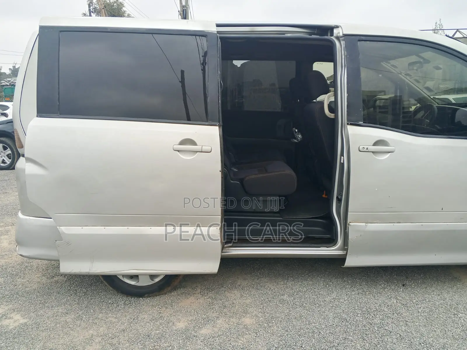 Nissan Serena 2010 Silver