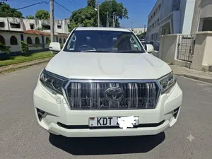 Toyota Land Cruiser Prado 2.8 2021 White