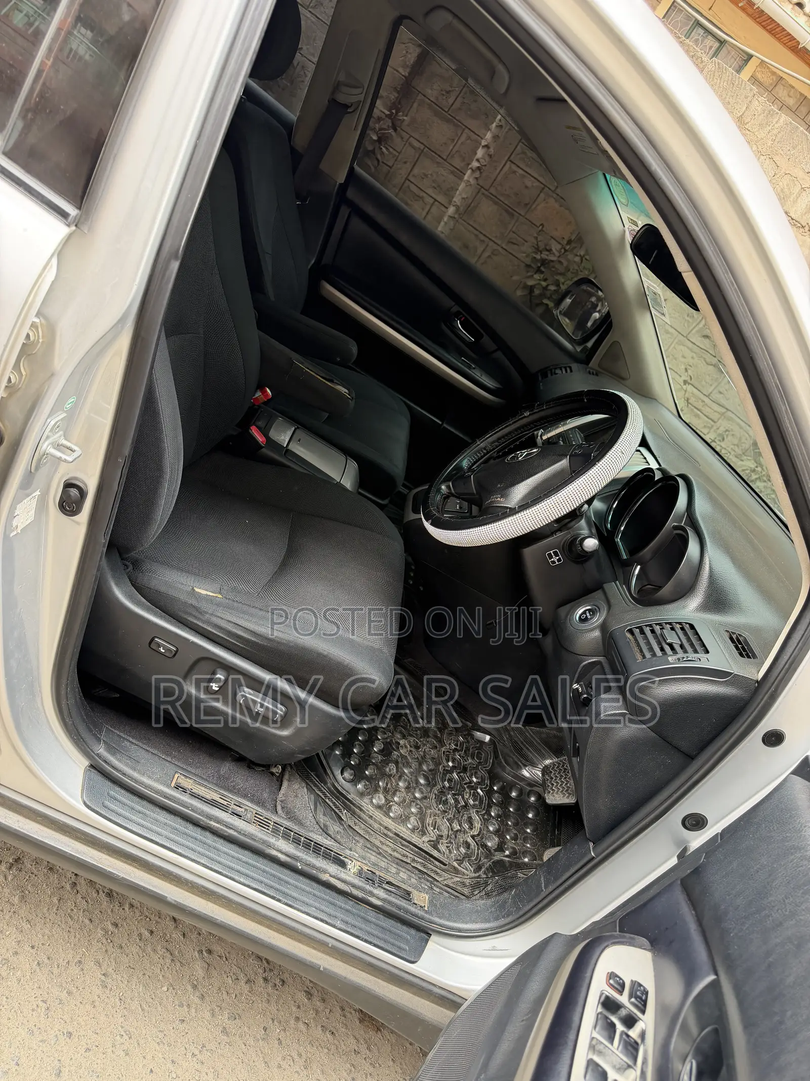 Toyota Harrier 2010 Silver
