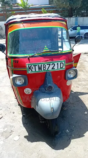 Piaggio 2021 Red