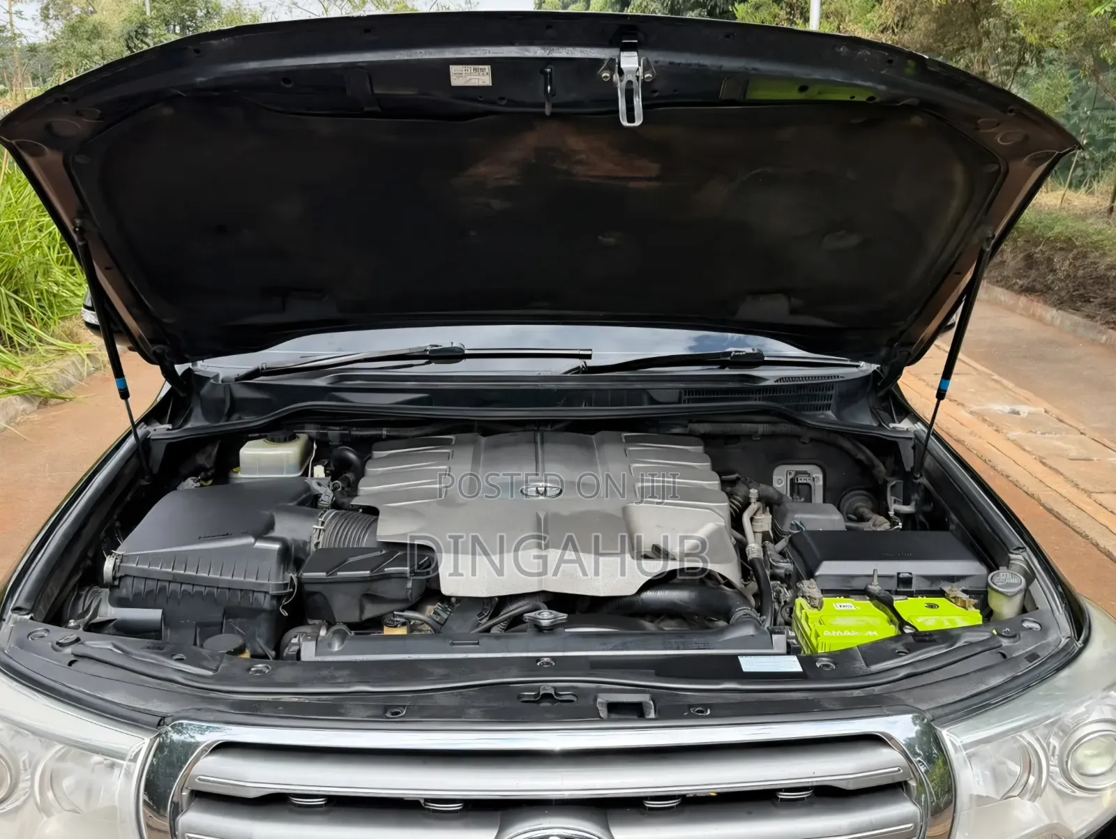 Toyota Land Cruiser 4.6 V8 AX 2012 Black