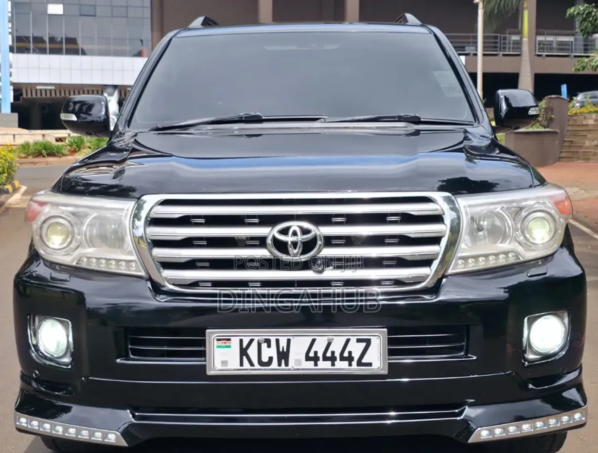 Toyota Land Cruiser 4.6 V8 AX 2012 Black