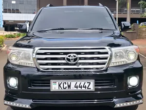 Toyota Land Cruiser 4.6 V8 AX 2012 Black