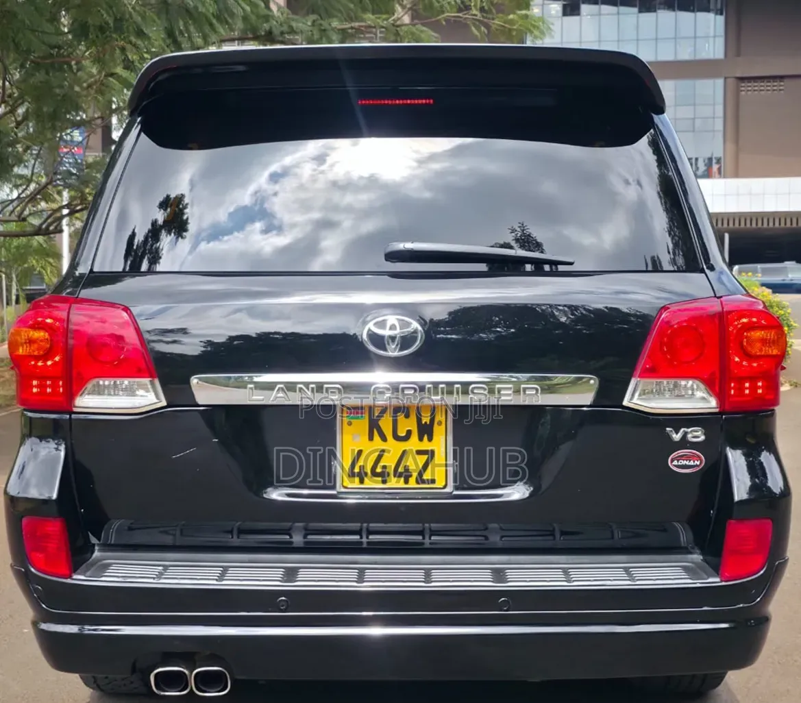 Toyota Land Cruiser 4.6 V8 AX 2012 Black