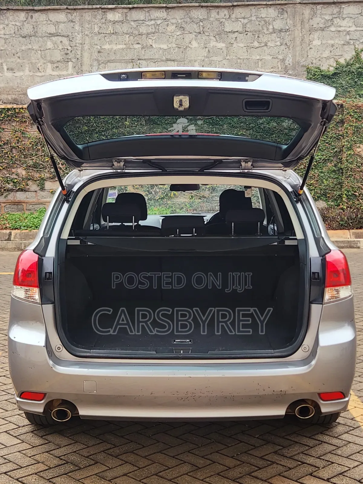 Subaru Legacy 2011 Silver
