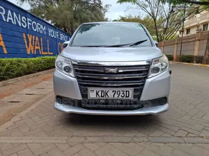 Toyota Noah 2.0 FWD (8 Seater) 2015 Silver