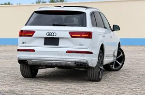 Audi Q7 45 SE Premium AWD quattro 2019 White