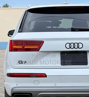Audi Q7 45 SE Premium AWD quattro 2019 White
