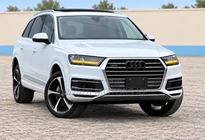 Audi Q7 45 SE Premium AWD quattro 2019 White