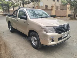 Toyota Hilux 2013 Gray