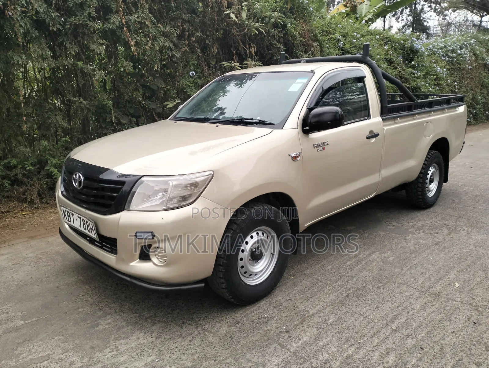Toyota Hilux 2013 Gray