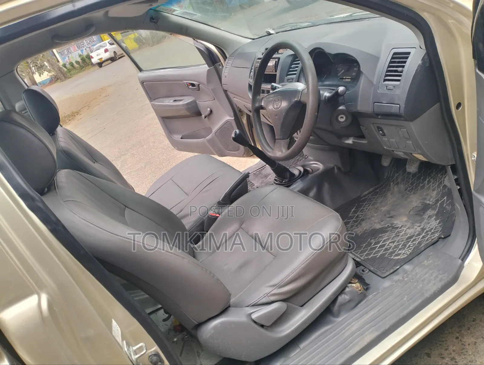 Toyota Hilux 2013 Gray