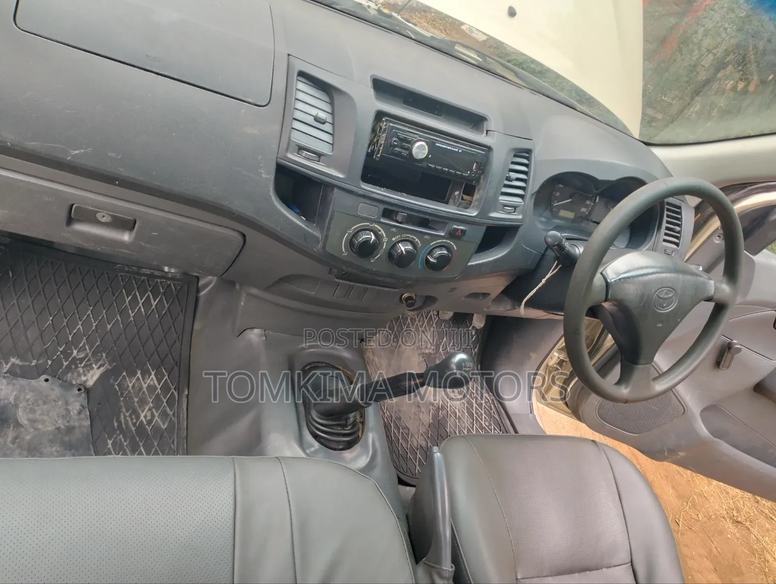 Toyota Hilux 2013 Gray