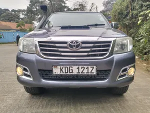 Toyota Hilux 2014 Gray