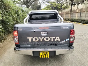 Toyota Hilux 2014 Gray