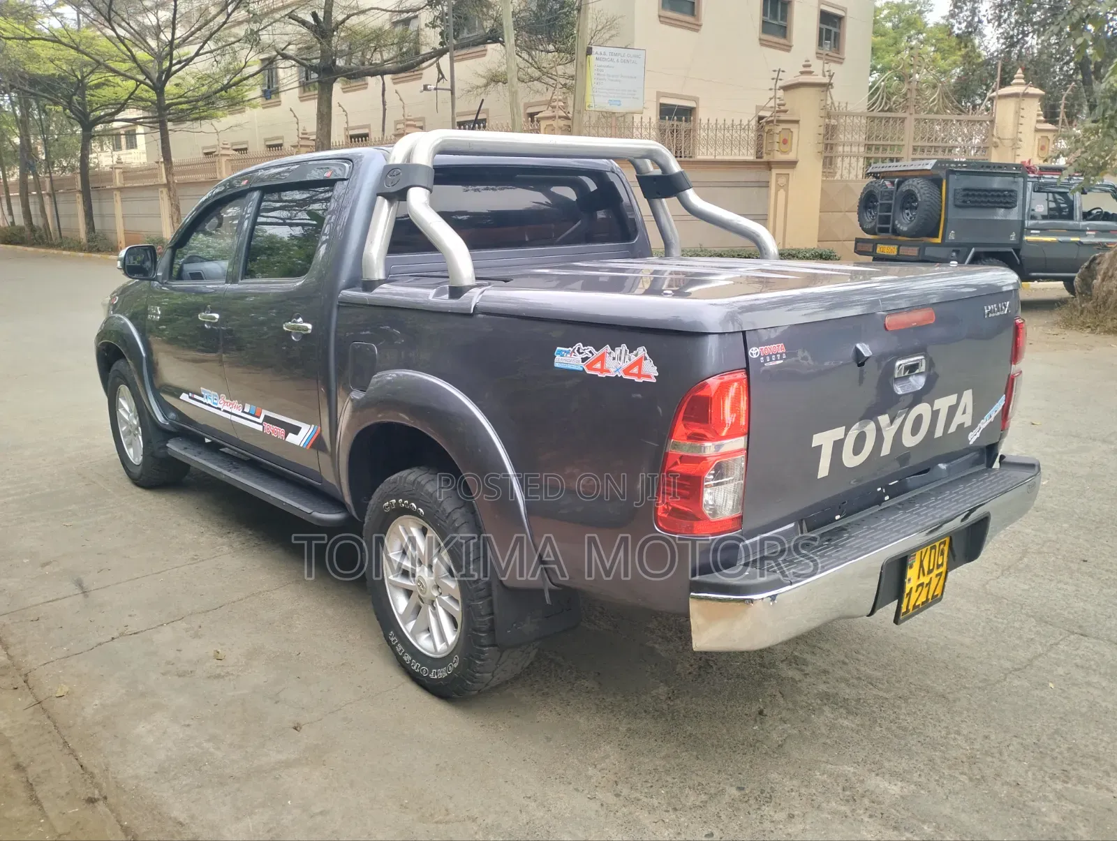Toyota Hilux 2014 Gray