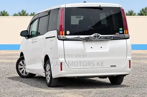 Toyota Noah 2.0 AWD (7 Seater) 2019 White