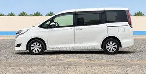 Toyota Noah 2.0 AWD (7 Seater) 2019 White