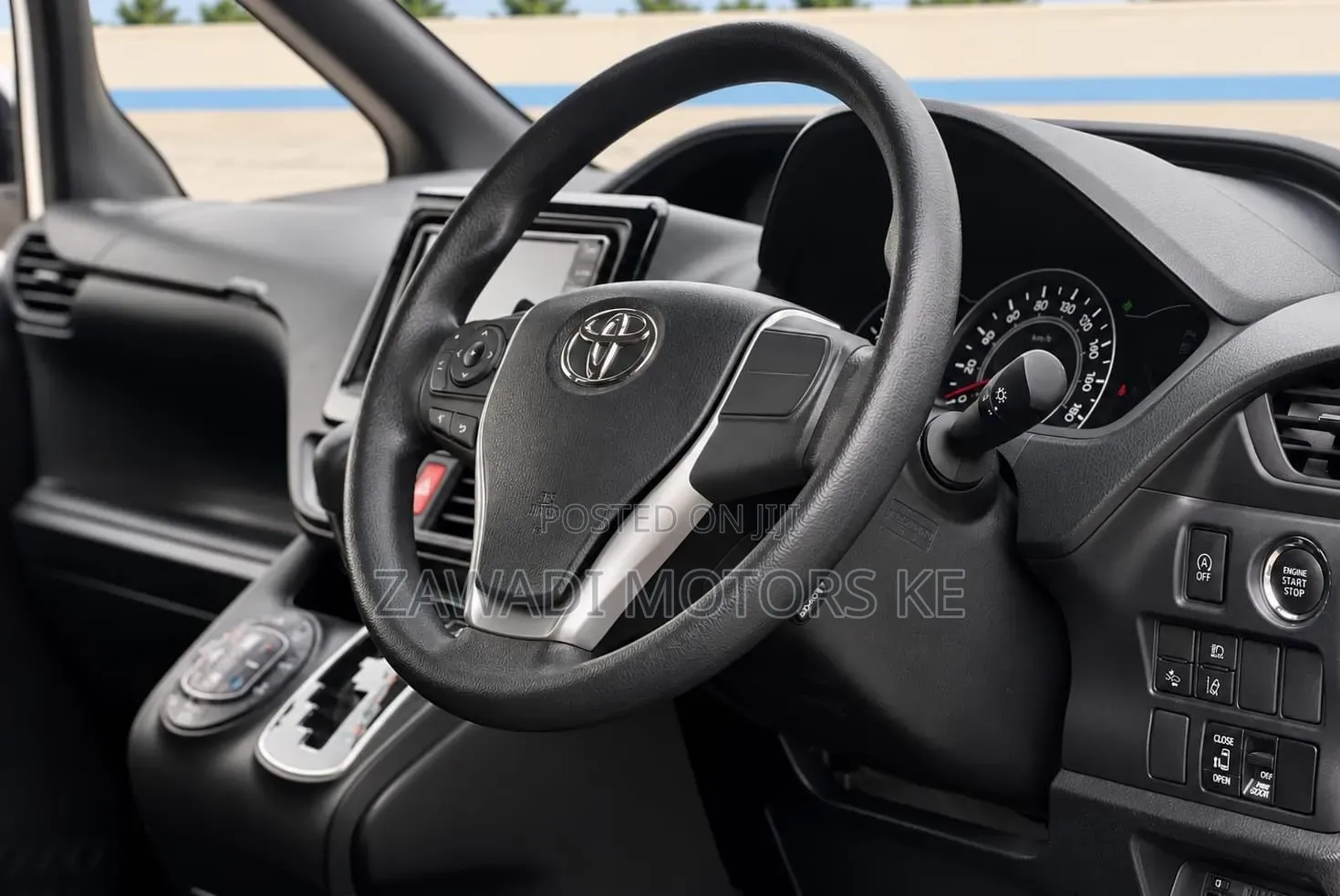 Toyota Noah 2.0 AWD (7 Seater) 2019 White