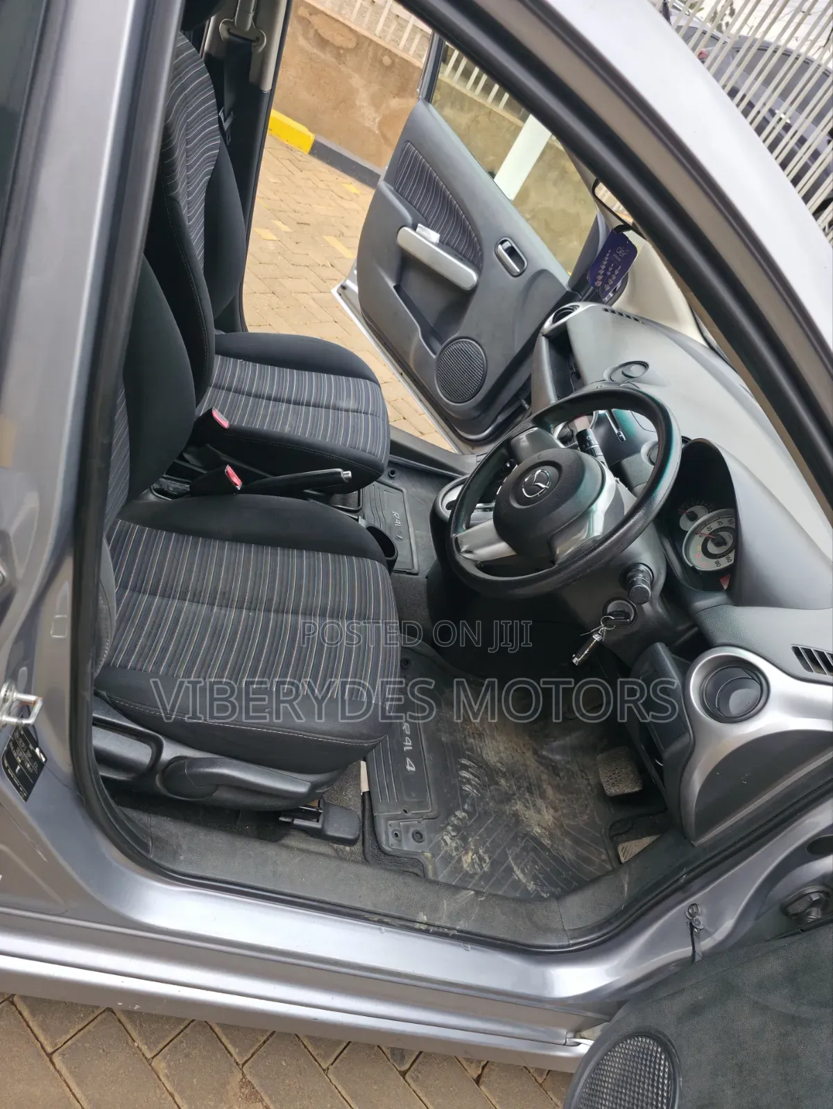 Mazda Demio 2009 Silver
