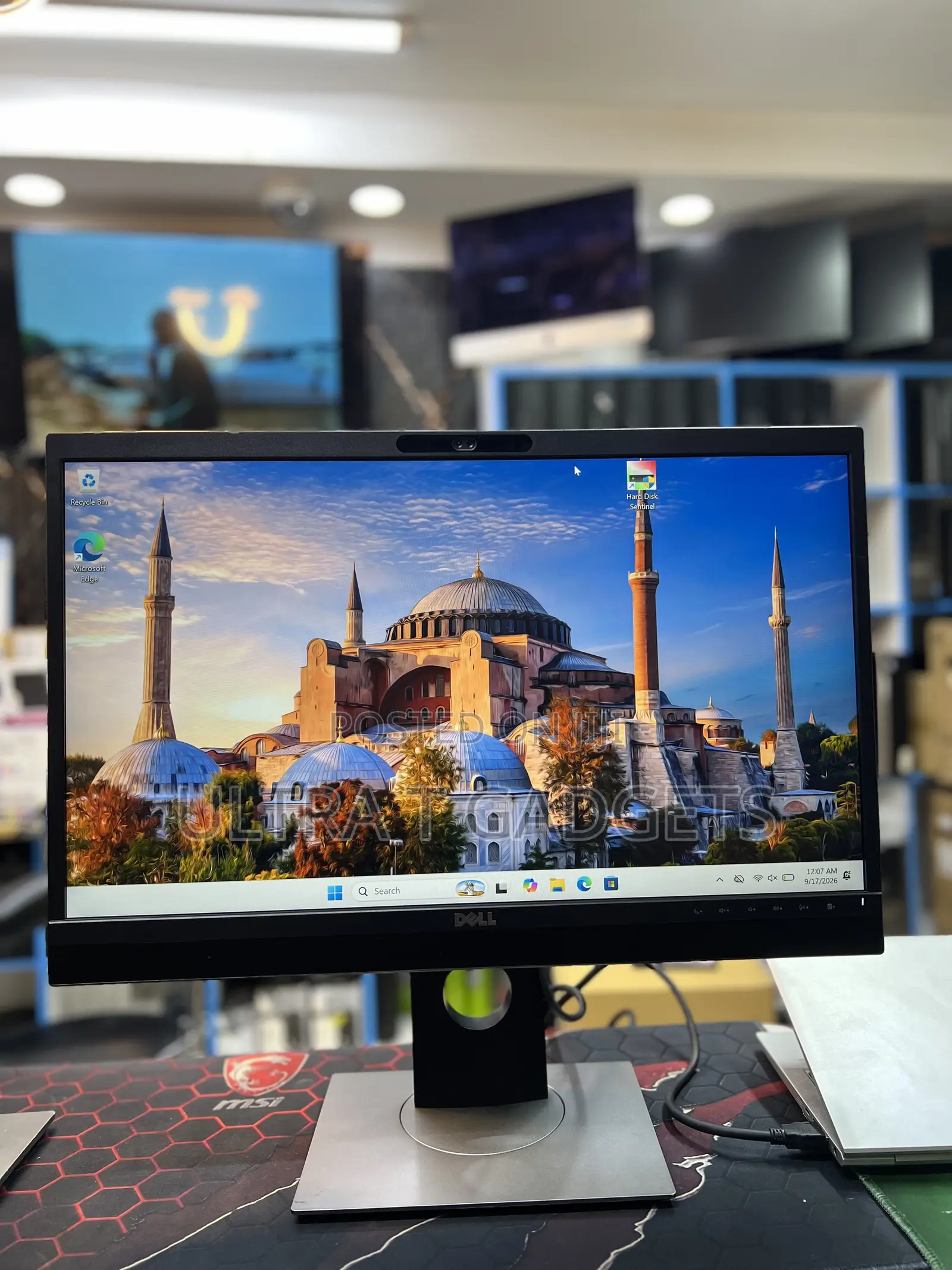 Dell P2418H 24” Full HD IPS Monitor | Adjustable Stand