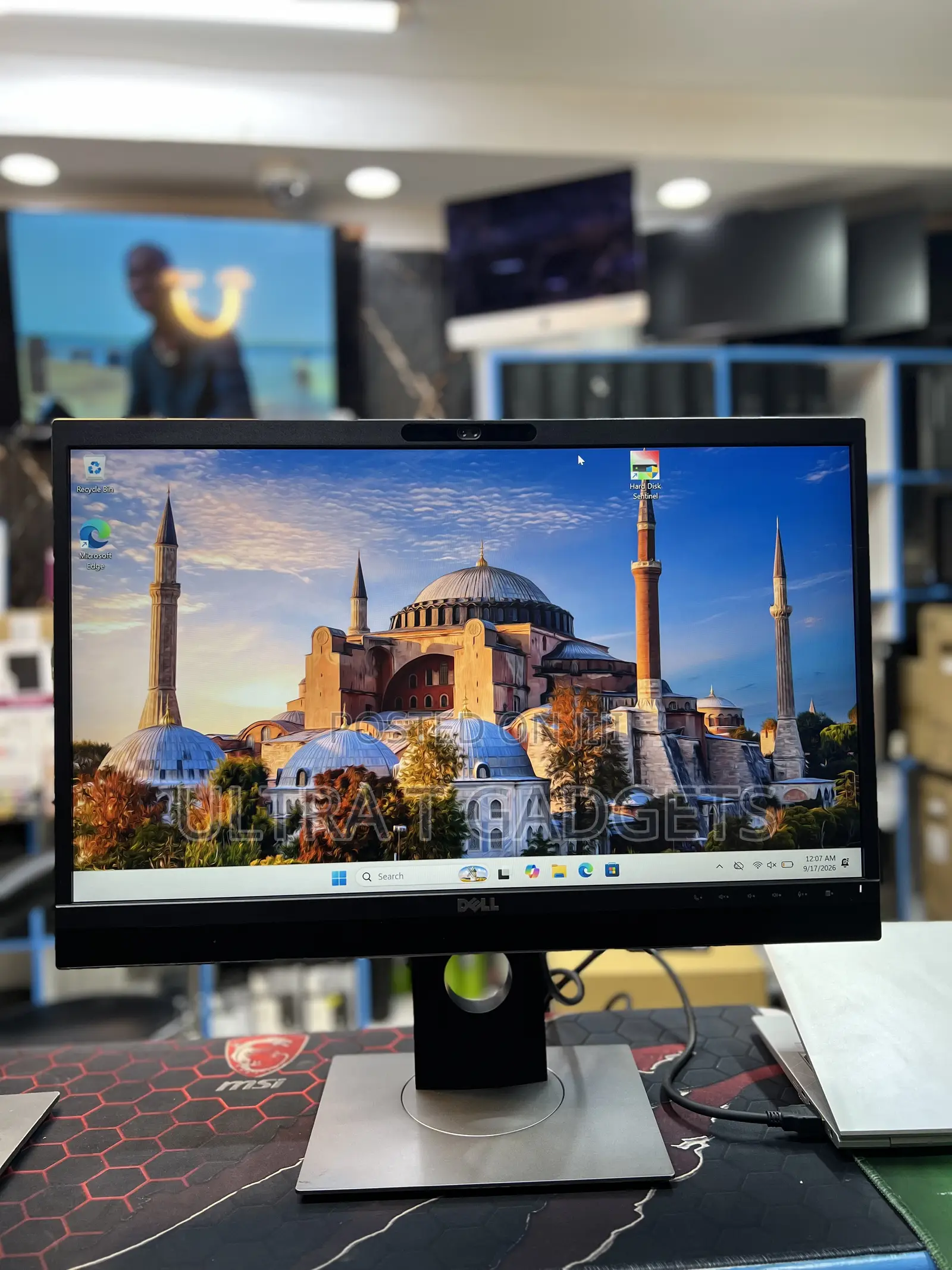 Dell P2418H 24” Full HD IPS Monitor | Adjustable Stand