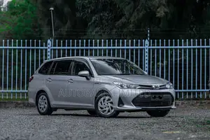 Toyota Corolla Fielder 1.5 Hybrid FWD 2020 Silver