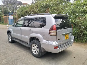 Toyota Land Cruiser Prado 2011 Silver