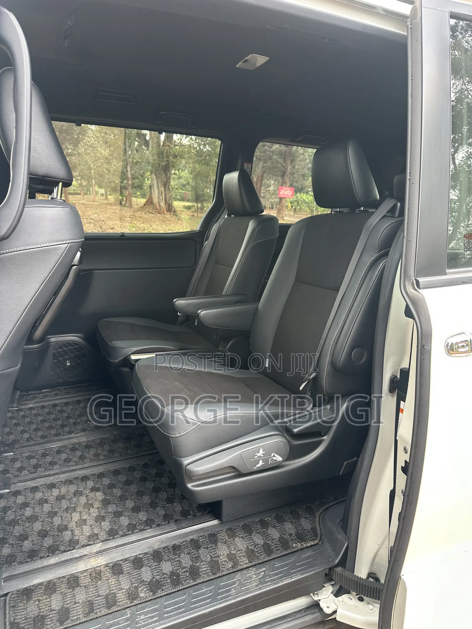 Toyota Noah 2019 White