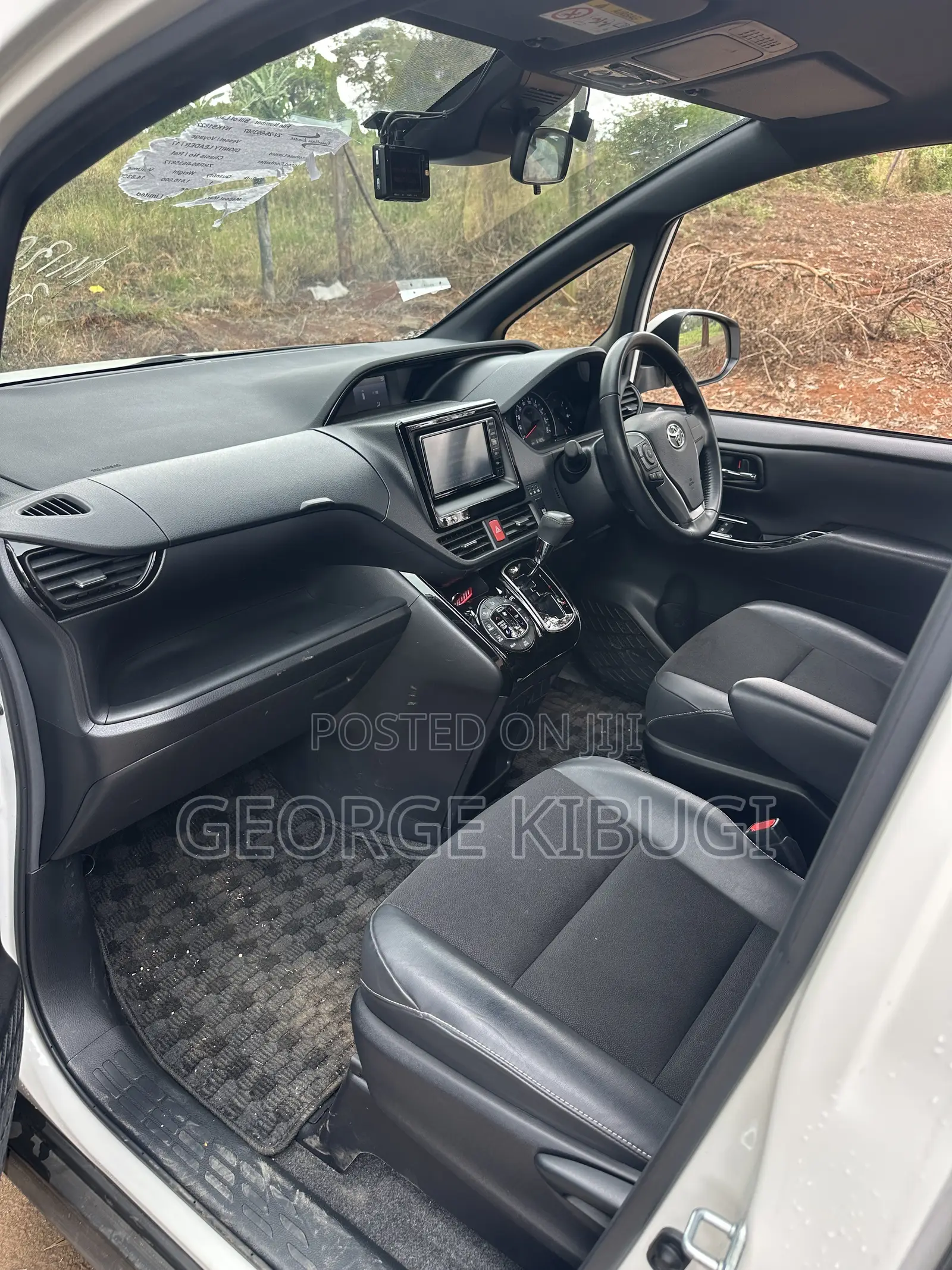 Toyota Noah 2019 White