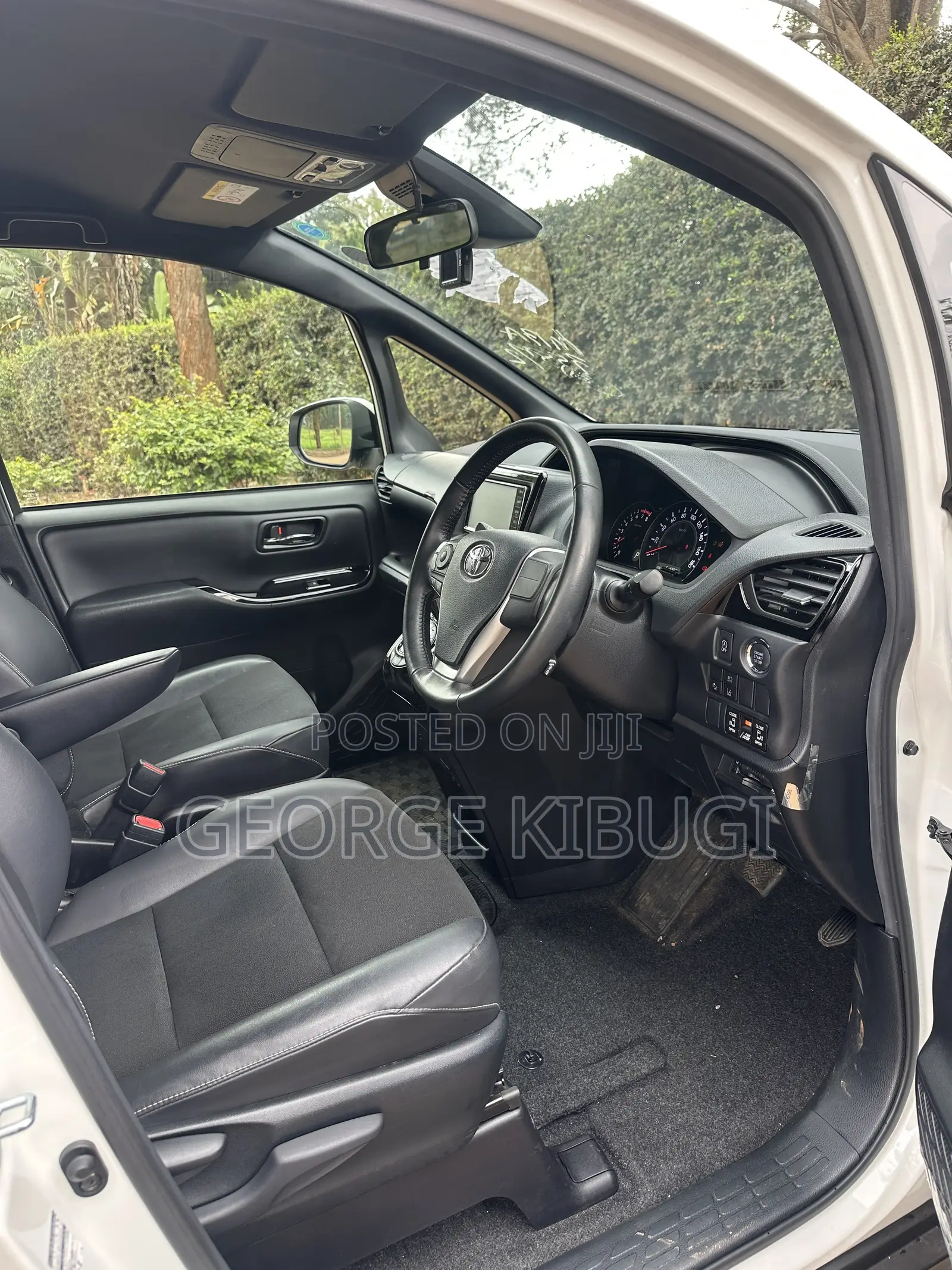Toyota Noah 2019 White