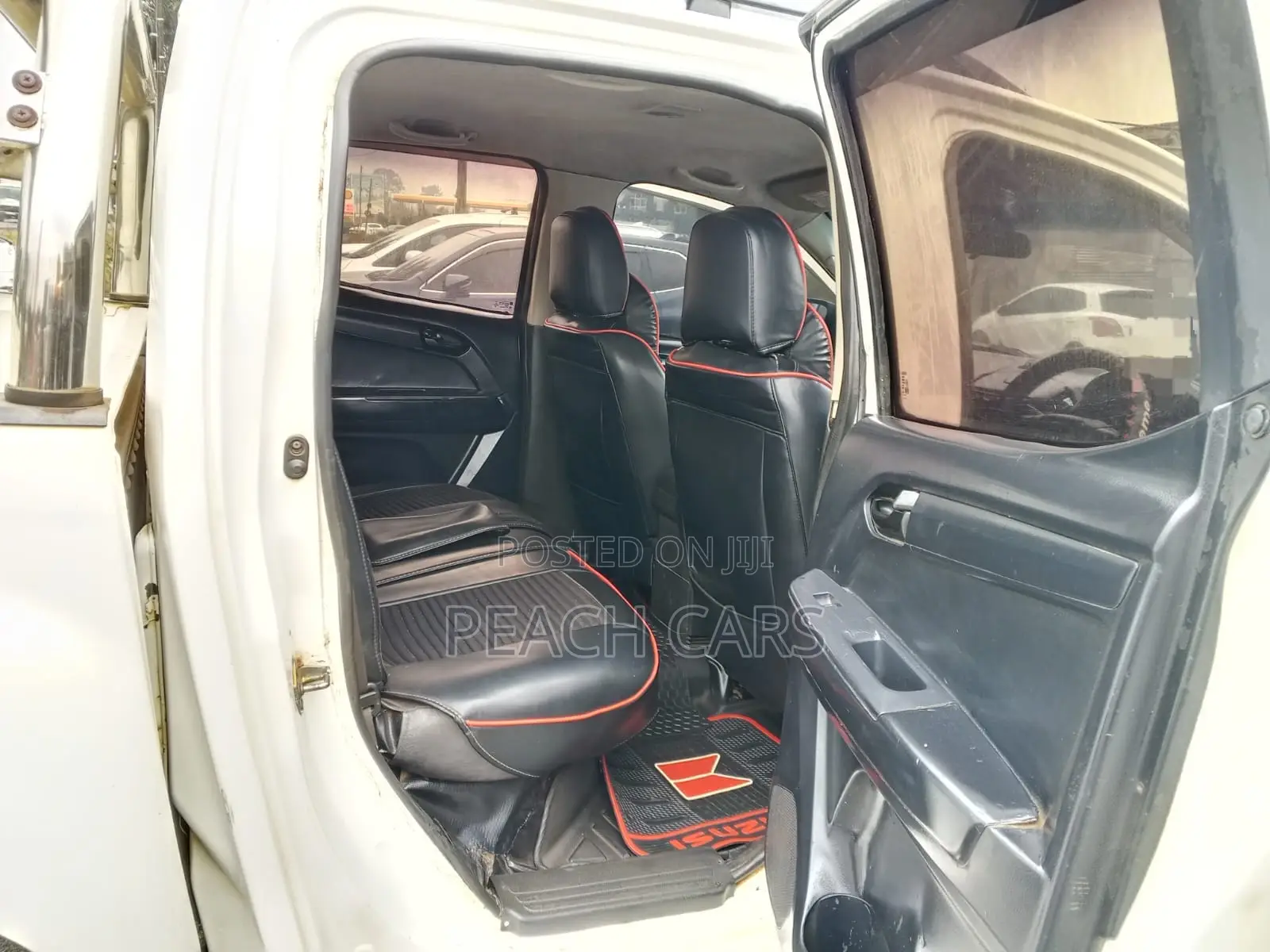 Isuzu D-MAX 2013 White